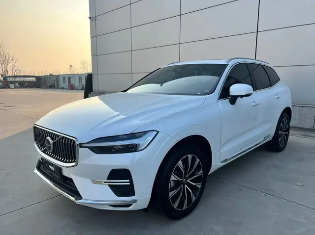 VOLVO XC60 2022