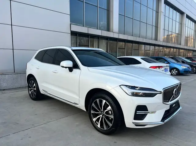 VOLVO XC60 2022