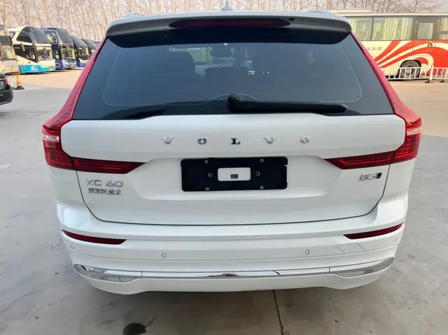 VOLVO XC60 2022