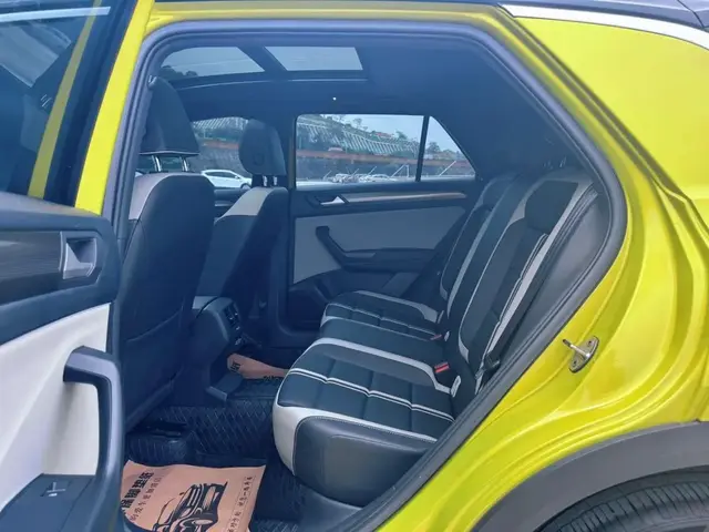 VOLKSWAGEN T-ROC 2023