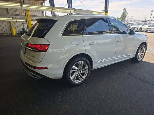 AUDI Q7 2021