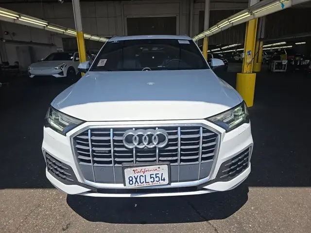 AUDI Q7 2021