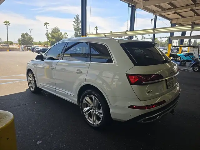 AUDI Q7 2021
