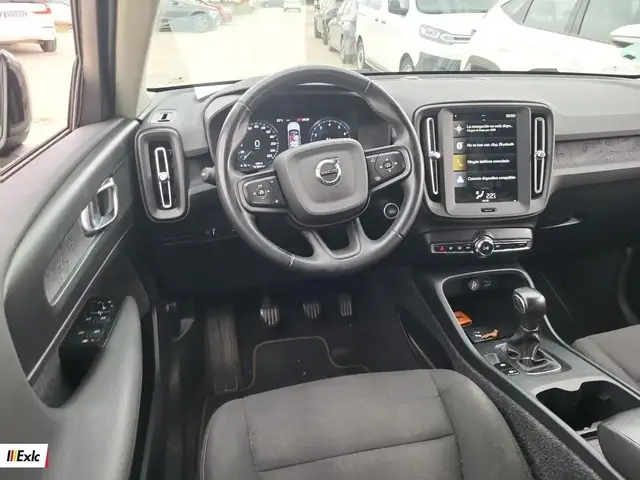 VOLVO XC40 2022