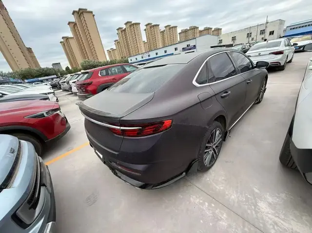 GEELY OKAVANGO 2023