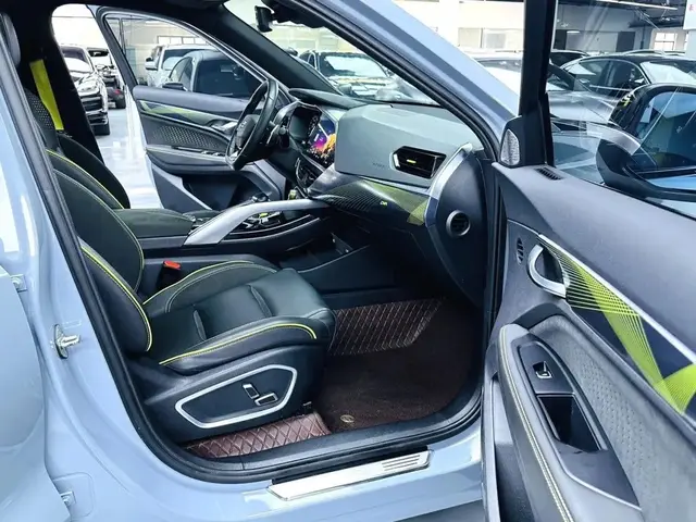 GEELY TUGELLA 2022
