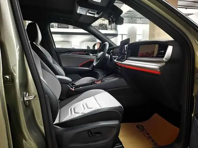 VOLKSWAGEN TAYRON L 2025