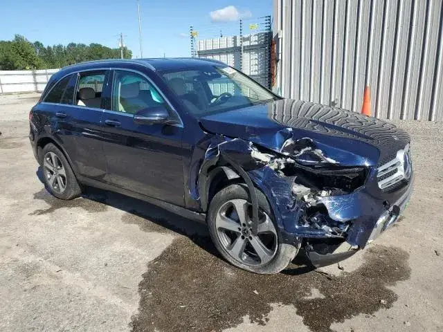 MERCEDES-BENZ GLC 300 2022