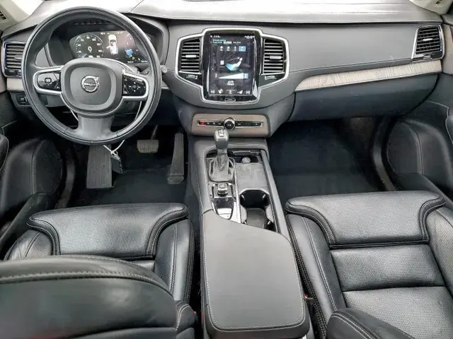 VOLVO XC90 2022