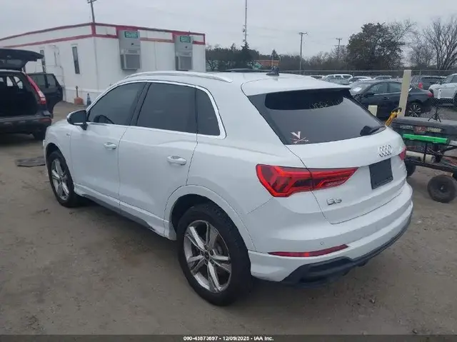 AUDI Q3 2023