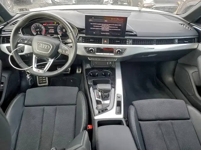 AUDI A4 2022