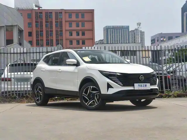 NISSAN QASHQAI 2025