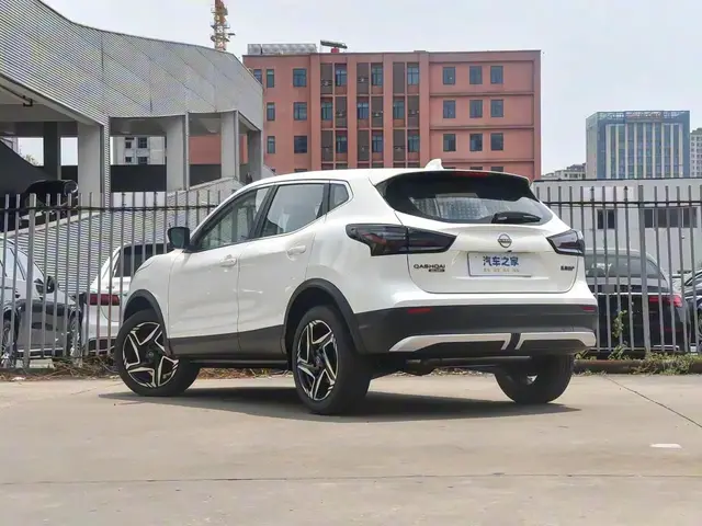 NISSAN QASHQAI 2025