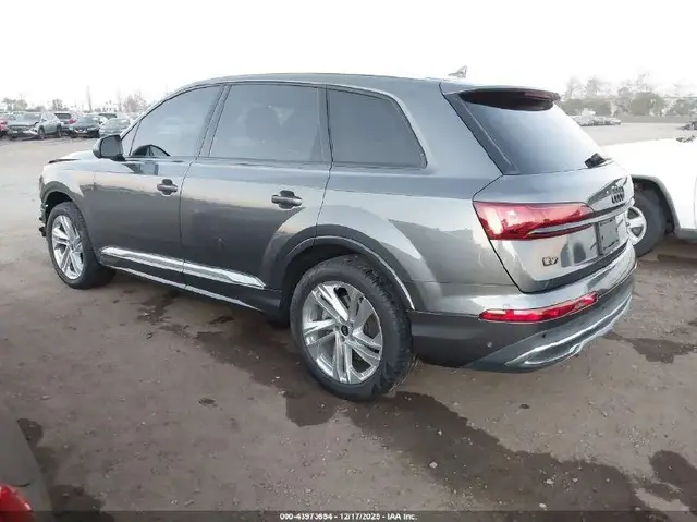 AUDI Q7 2022