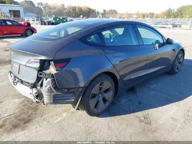 TESLA MODEL 3 2021