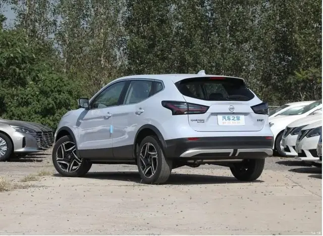 NISSAN QASHQAI 2025