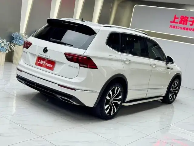VOLKSWAGEN TIGUAN L 2021