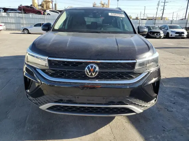 VOLKSWAGEN TAOS SE 2023