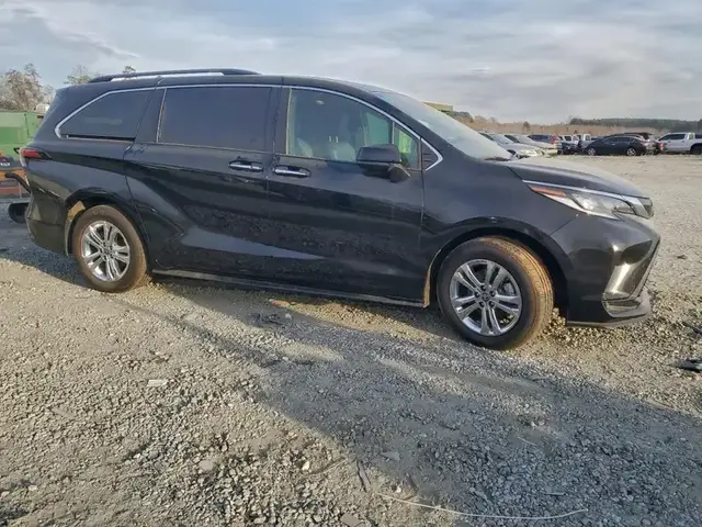 TOYOTA SIENNA XSE 2022