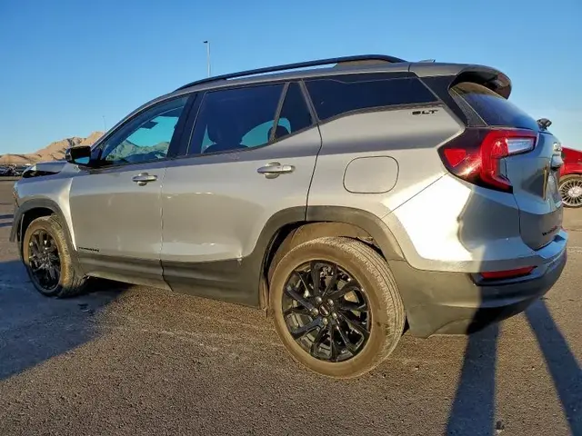 GMC TERRAIN SLT 2023