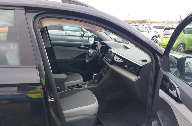 VOLKSWAGEN TAOS 2024