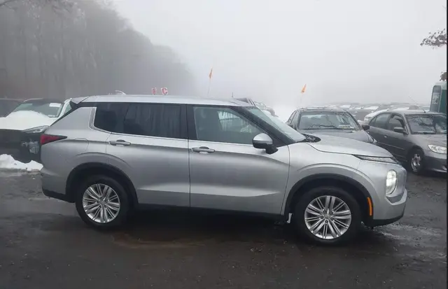 MITSUBISHI OUTLANDER 2022