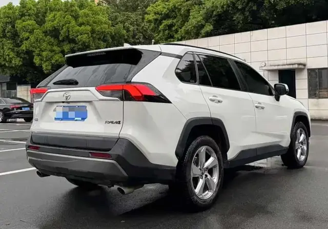 TOYOTA RAV4 2021