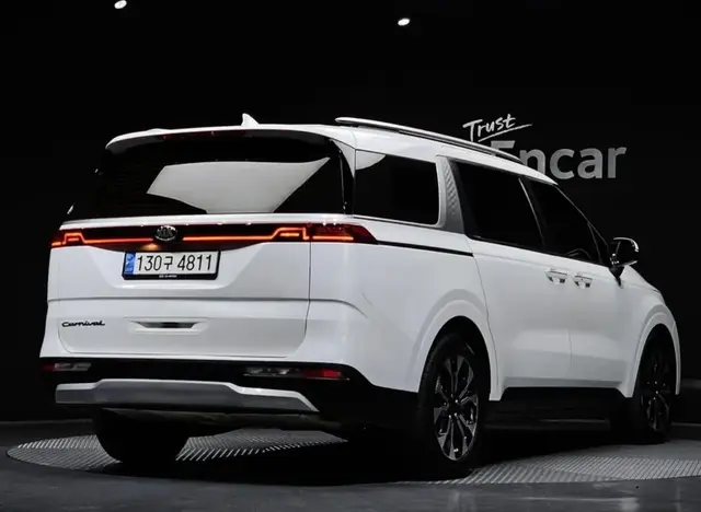 KIA CARNIVAL 4TH GENERATION 9-SEATER 2021