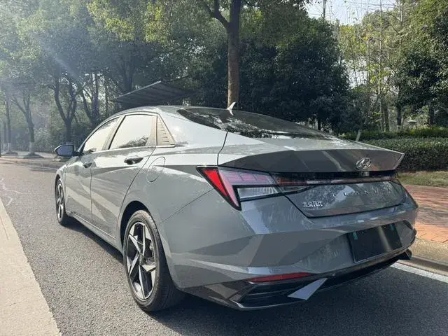 HYUNDAI ELANTRA 2022
