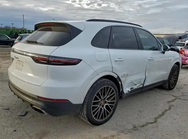 PORSCHE CAYENNE 2021