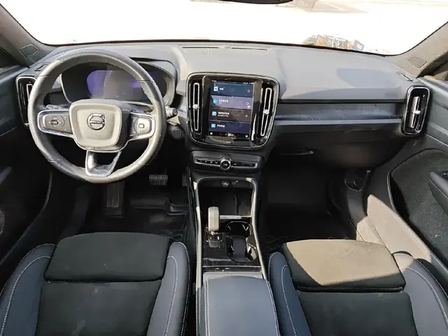 VOLVO XC40 NEW ENERGY 2023