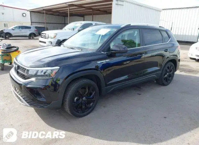 VOLKSWAGEN TAOS 2022