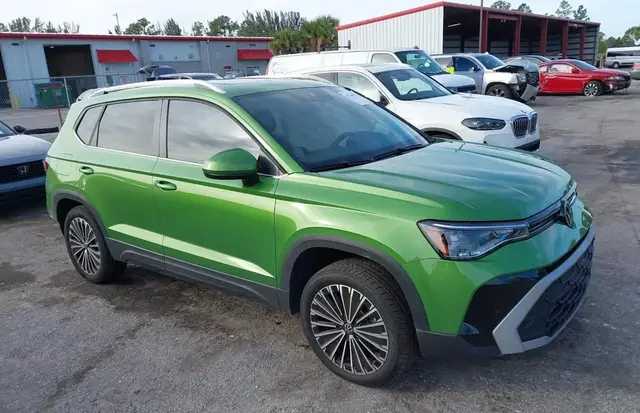 VOLKSWAGEN TAOS 2025