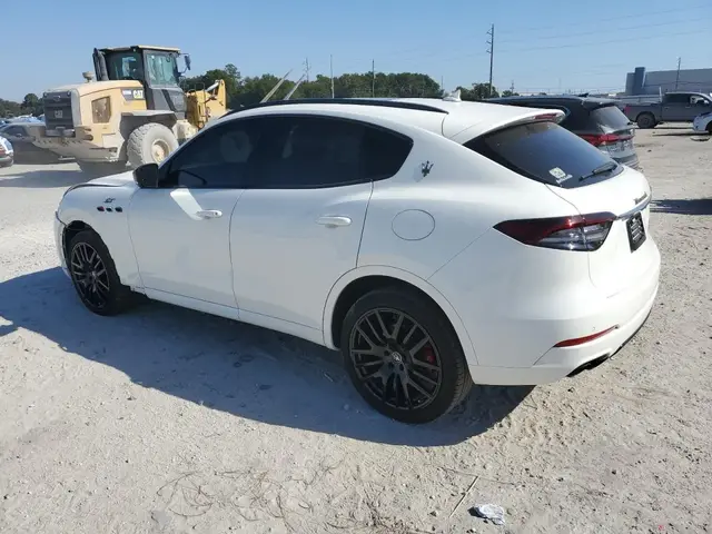 MASERATI LEVANTE 2022