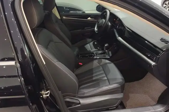 VOLKSWAGEN PASSAT 2022