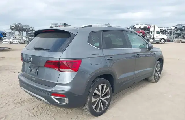 VOLKSWAGEN TAOS 2022