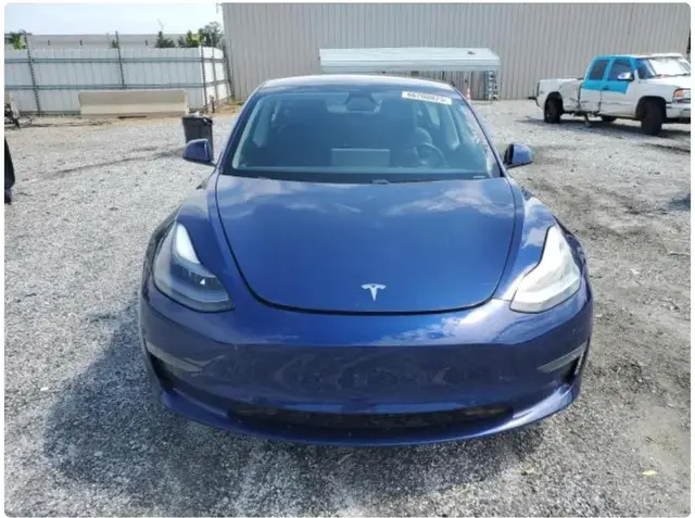 TESLA MODEL 3 2021