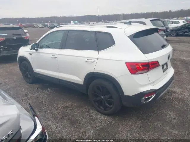 VOLKSWAGEN TAOS 2022