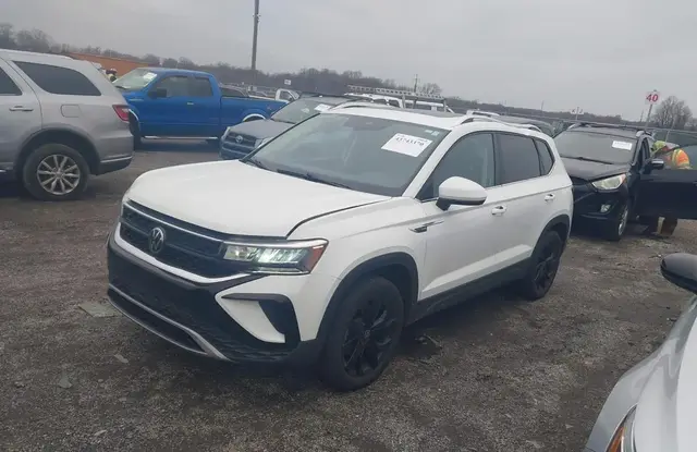 VOLKSWAGEN TAOS 2022