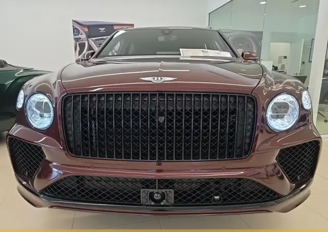 BENTLEY BENTAYGA AZURE V8 2024