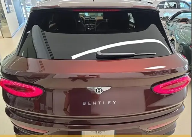 BENTLEY BENTAYGA AZURE V8 2024