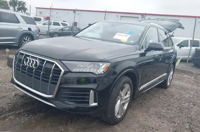 AUDI Q7 2023
