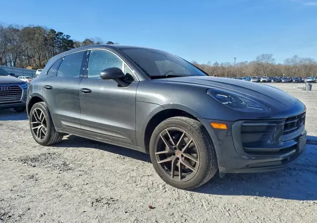 PORSCHE MACAN 2021
