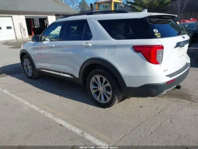 FORD EXPLORER XLT 2022