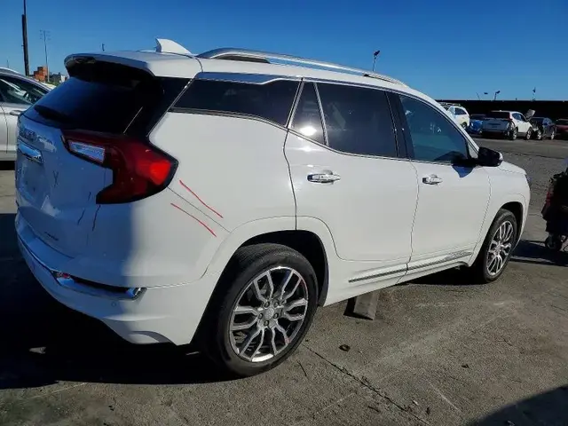 GMC TERRAIN DENALI 2023