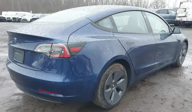 TESLA MODEL 3 2022