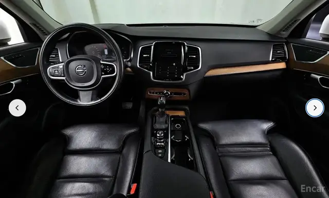 VOLVO XC90 D5 MOMENTUM 2019