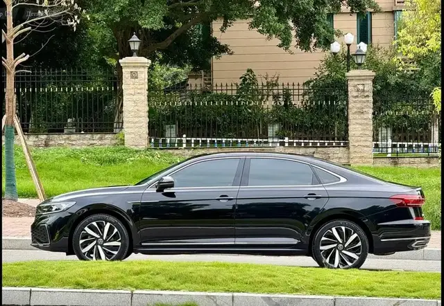 VOLKSWAGEN PASSAT 2022