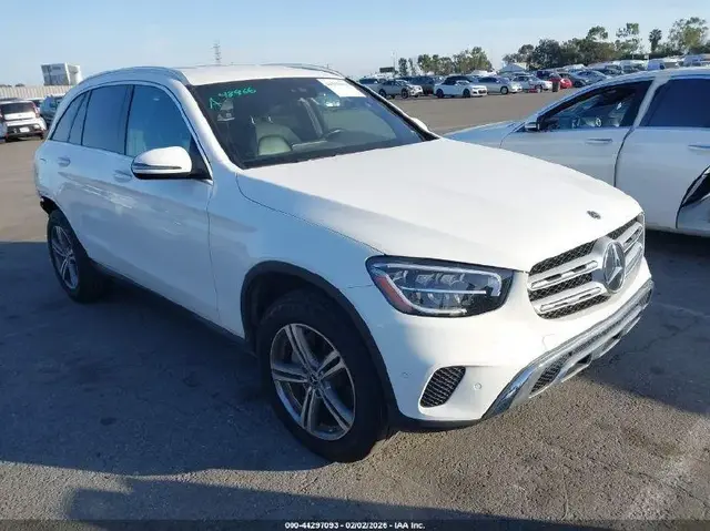 MERCEDES-BENZ GLC 300 2022