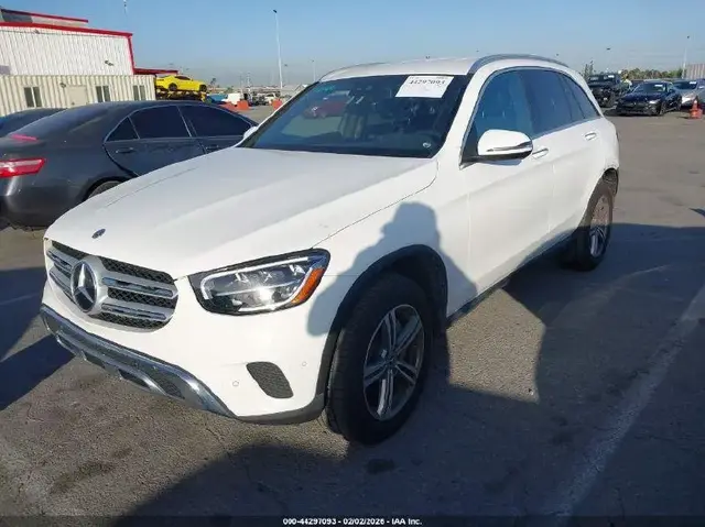 MERCEDES-BENZ GLC 300 2022